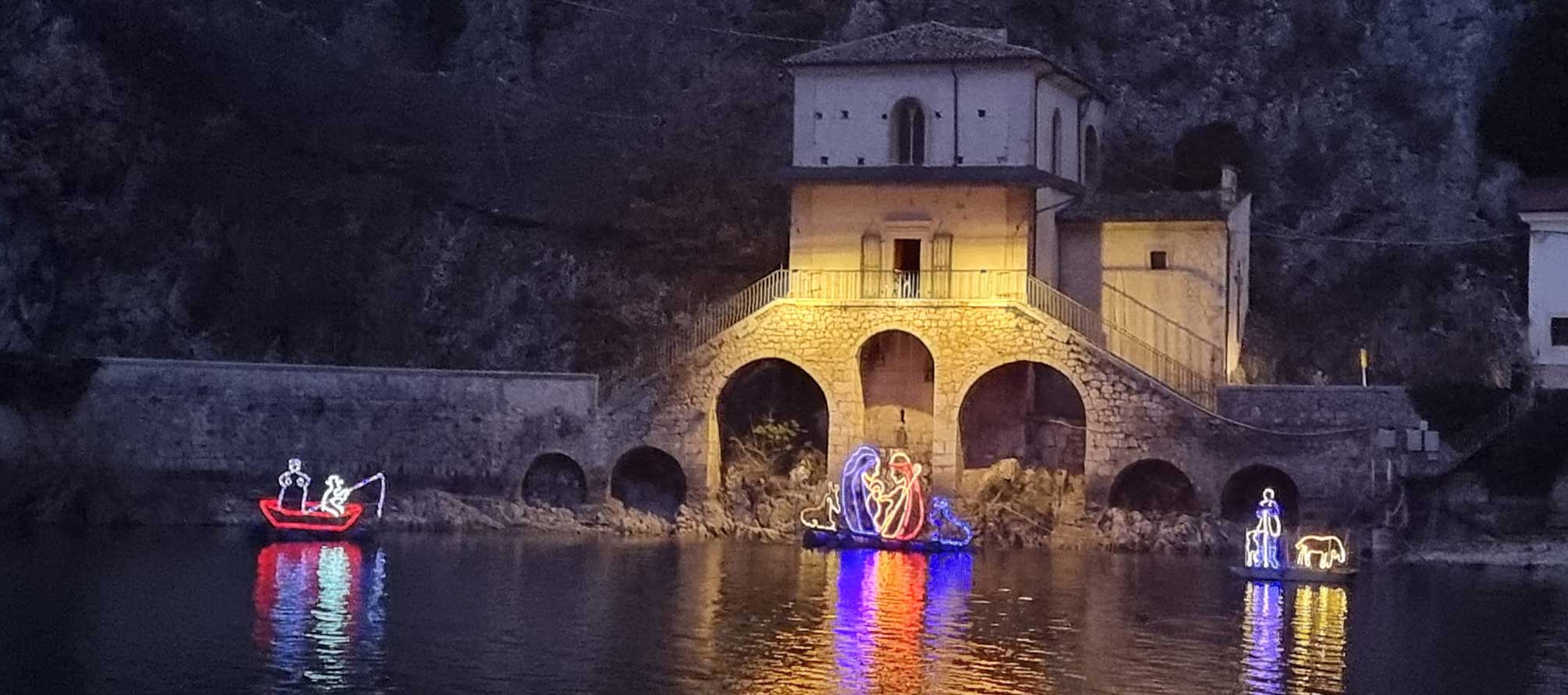 Turisti Raccontano Magia Di Natale Sul Lago Di Scanno E Nel Borgo