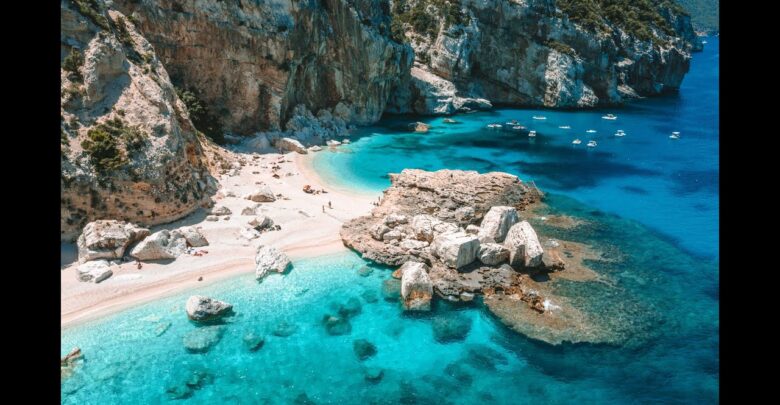 Sai perché la spiaggia di "Cala Mariolu" nel Golfo di Orosei si chiama proprio così?