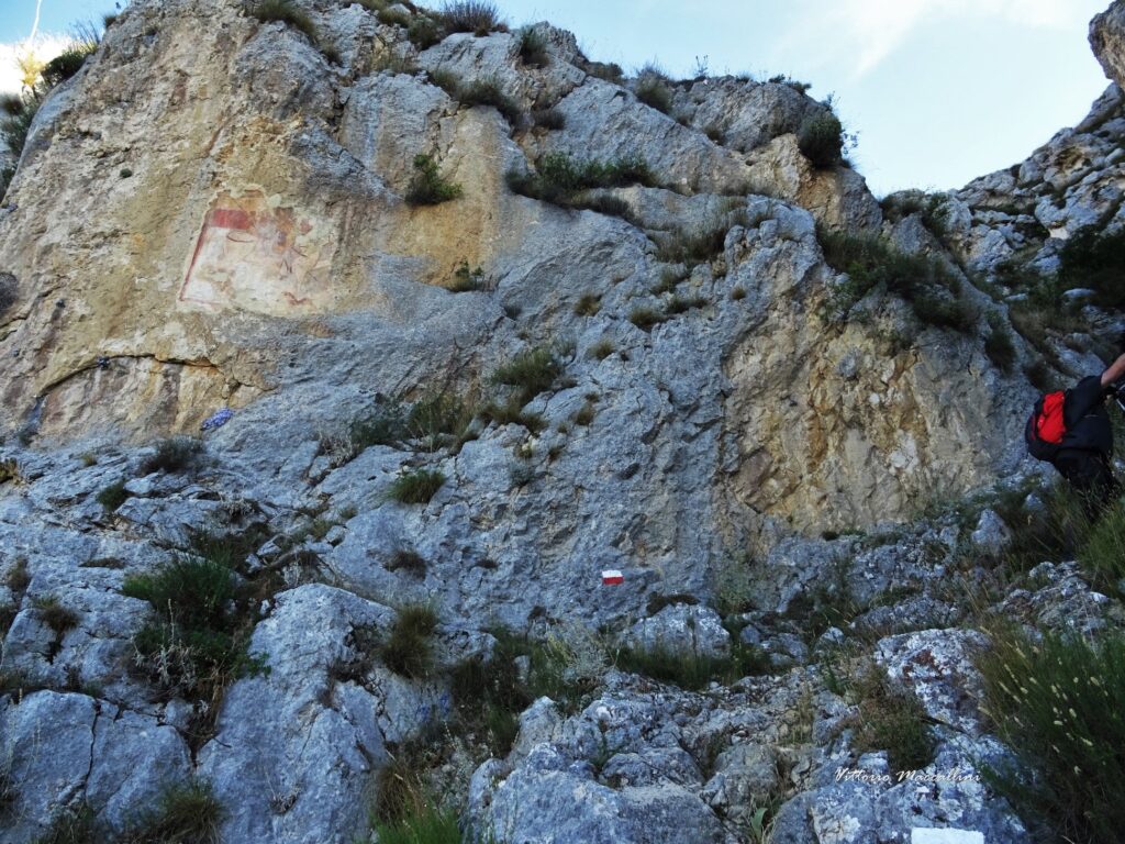 Curiosità. Sai dove si trova l'Affresco Rupestre di San Giorgio risalente al 1200 2