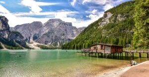 Dove si trova e come visitare il Lago di Braies_ Bicicletta, a Piedi, Auto, Bus navetta e consigli u