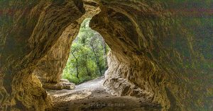 Come fare per visitare la Grotta Scura l'Antica Caverna del periodo Neolitico? Dove partire, costi e info utili