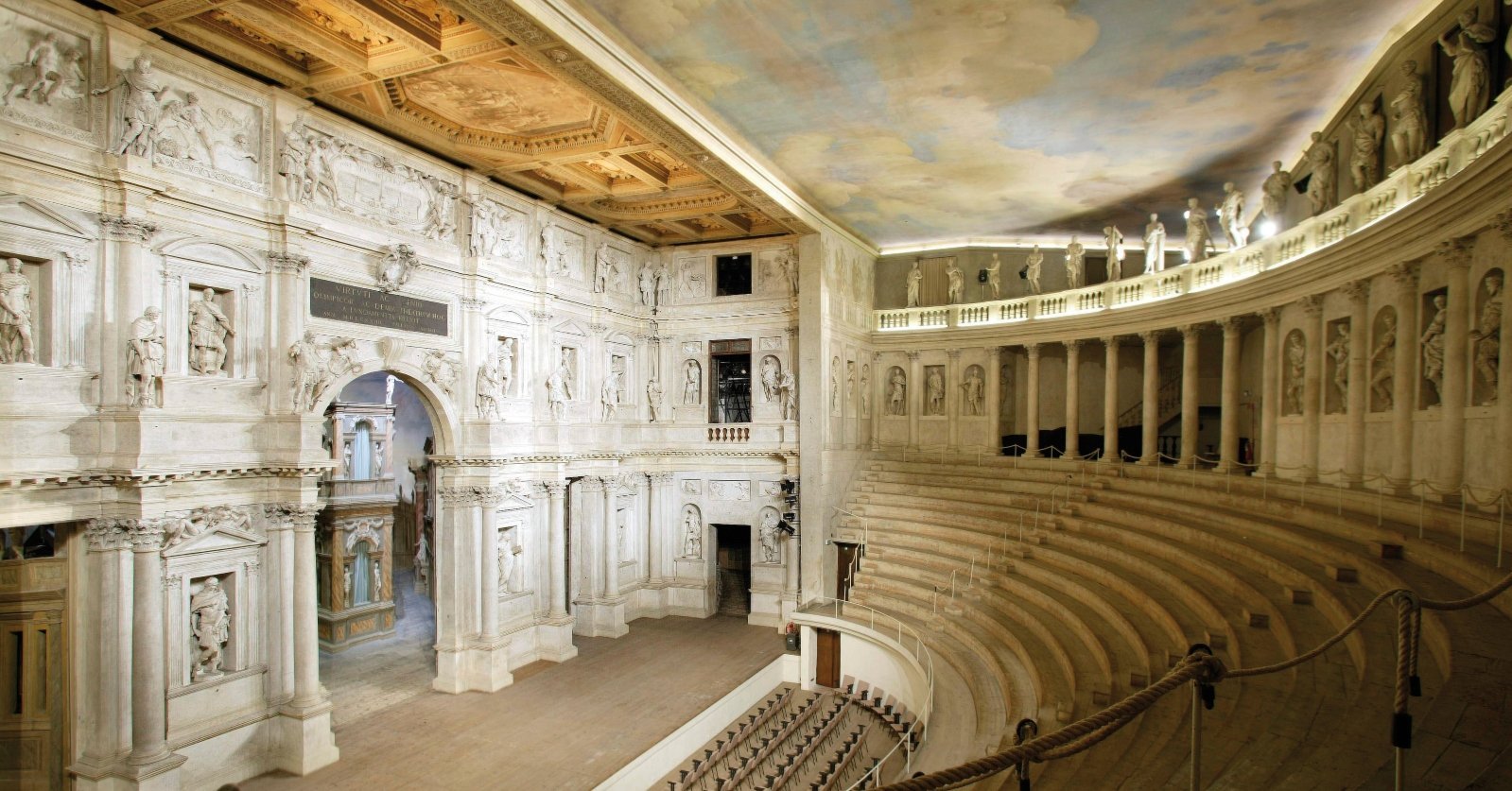Come fare per visitare il Teatro Olimpico di Vicenza? Orari, costi e come prenotare