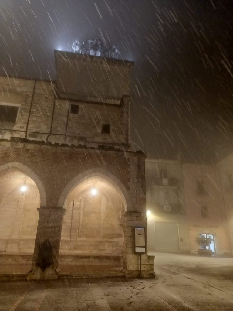 Abruzzo. Guardiagrele in magia, scende la prima neve dell'anno