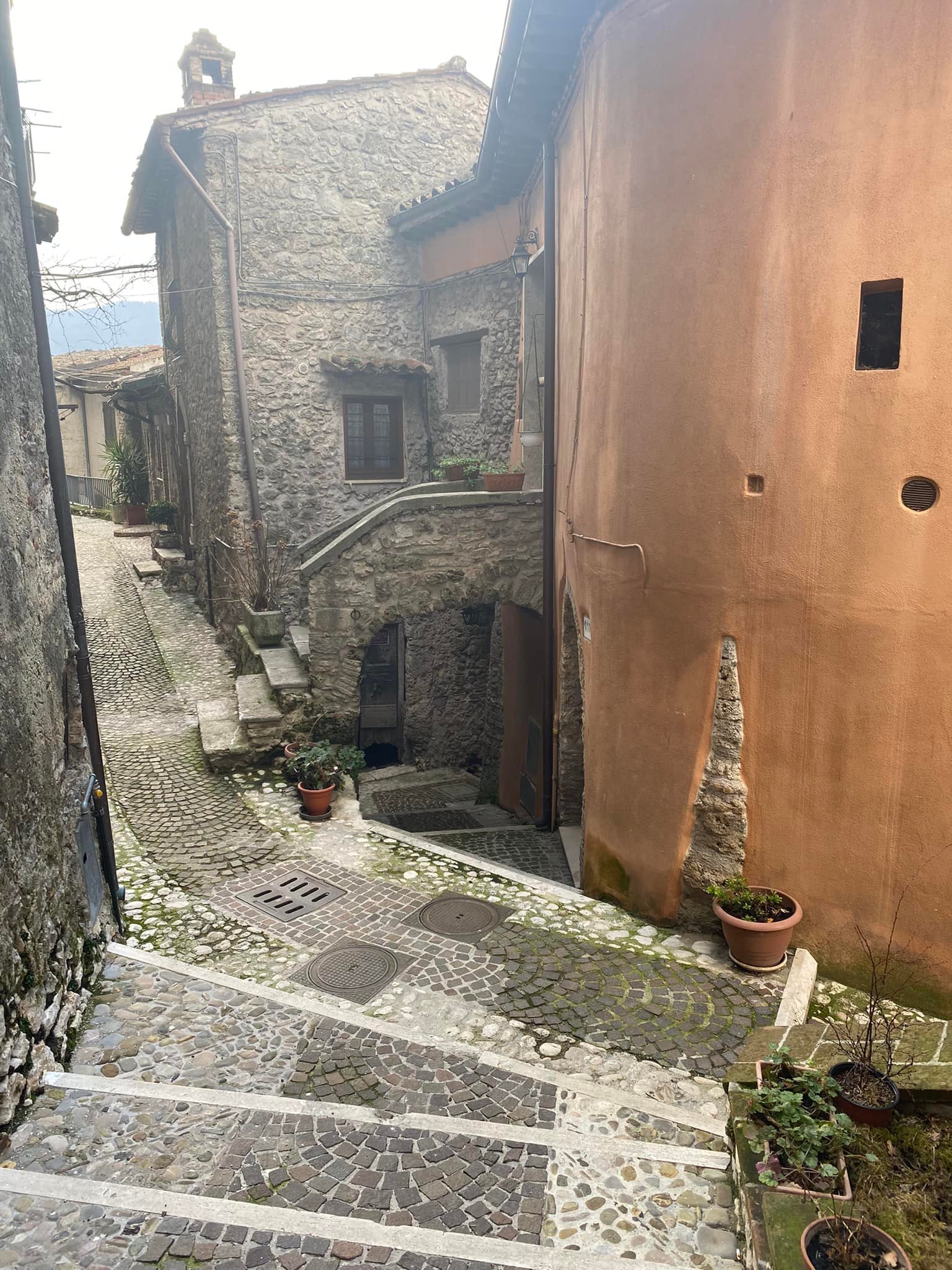 I turisti raccontano. Una passeggiata a Castel di Tora, uno dei borghi più belli del Lazio