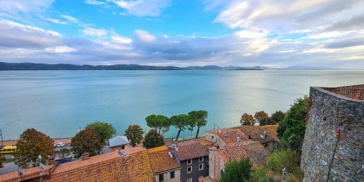 lakes to visit in umbria