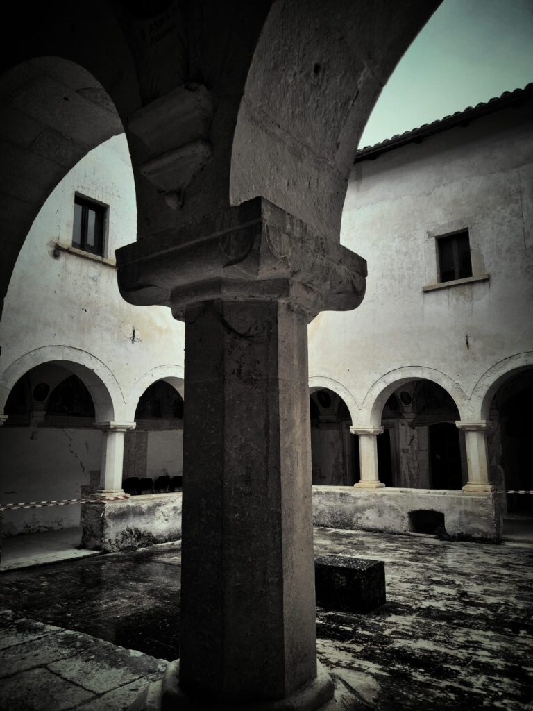 Convento Sant'Angelo d'Ocre, L'Aquila. 