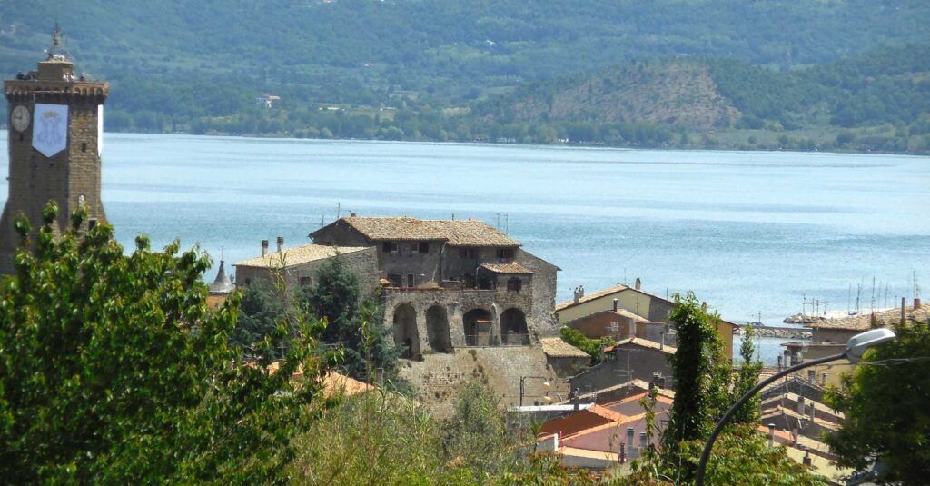 borgo di Marta lago di Bolsena