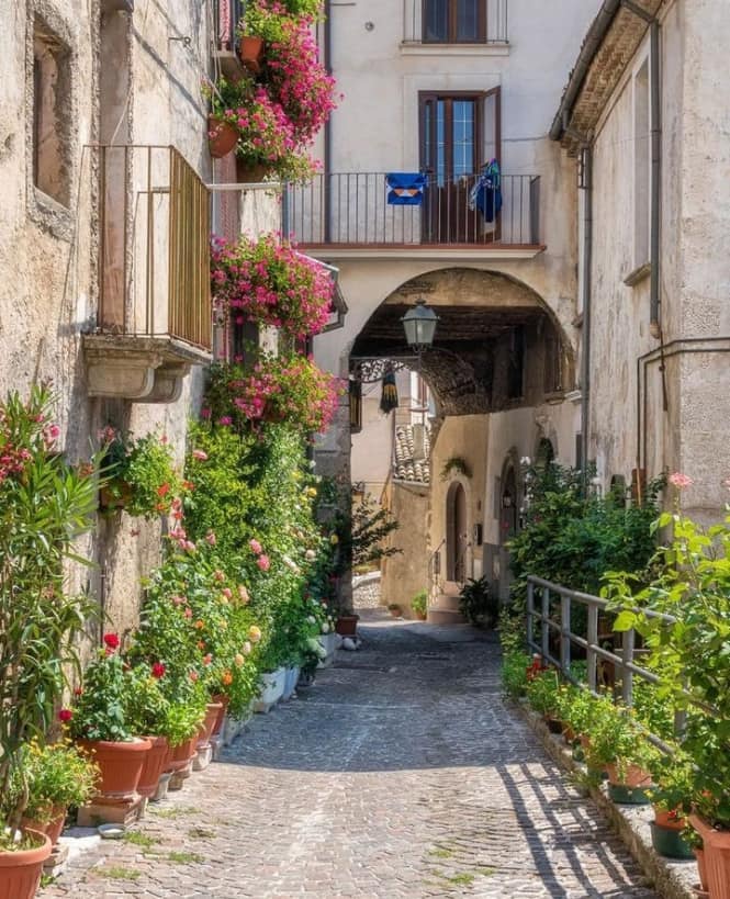 Pacentro, abruzzo