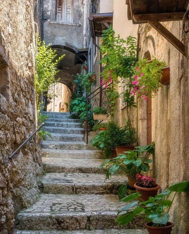 Pacentro, abruzzo