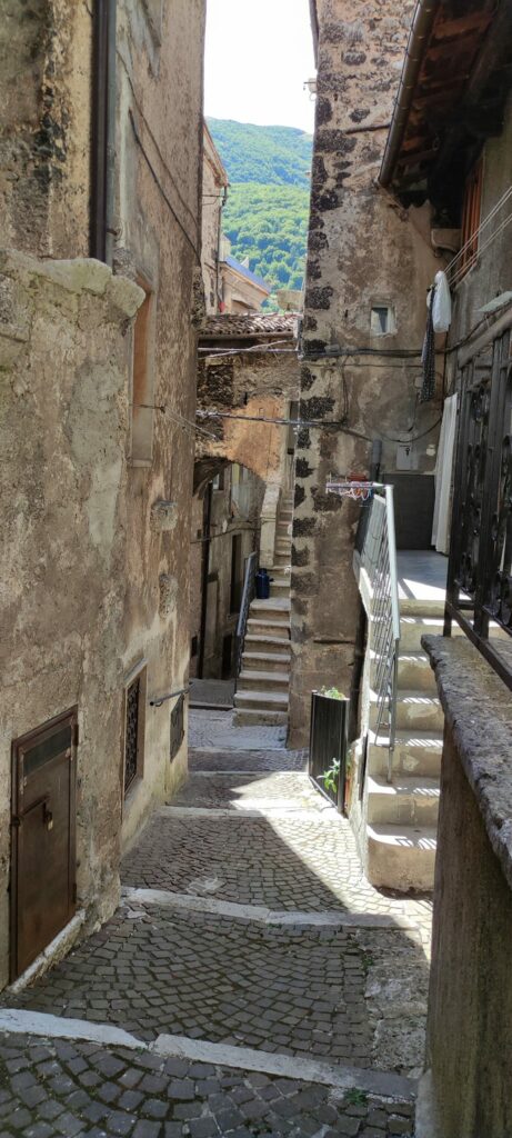 lago e borgo di scanno