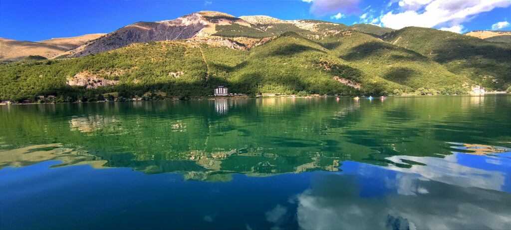 lago e borgo di scanno