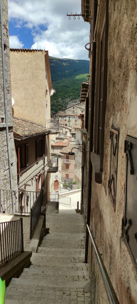 lago e borgo di scanno