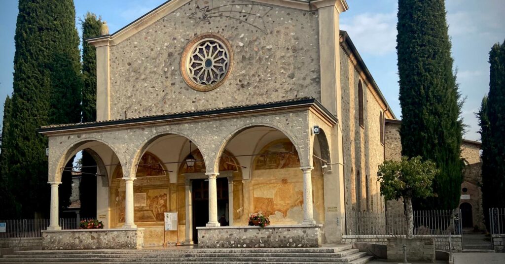 santuario di santa maria del frassino peschiera del garda