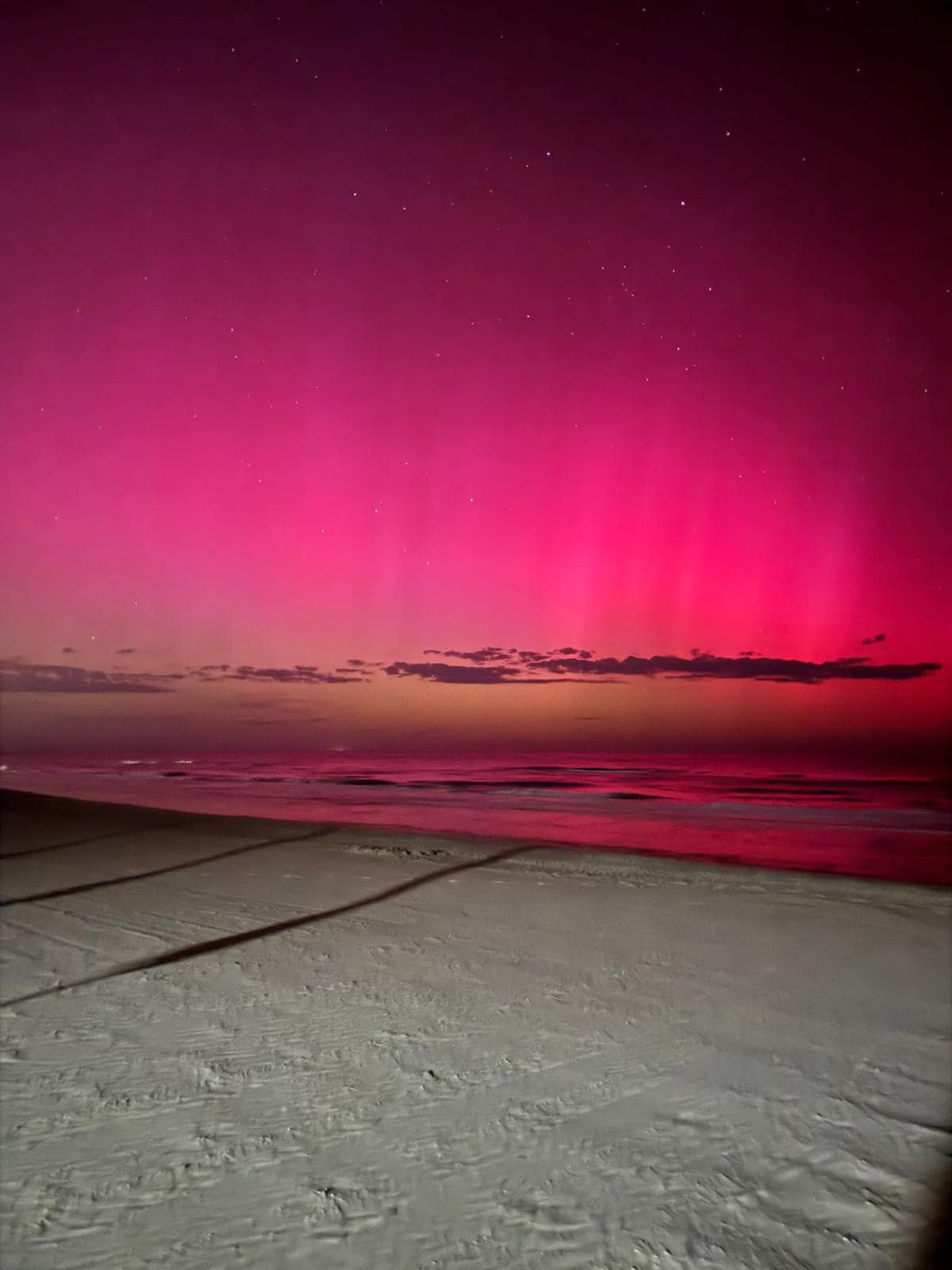 Foto dei Lettori. Aurora boreale vista dalla spiaggia Lido San Marco a