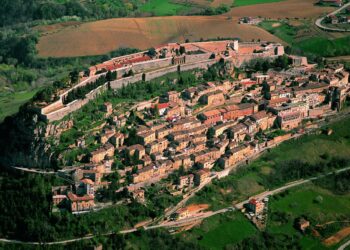 Borgo di Civitella del Tronto