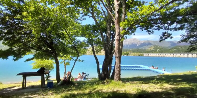 lago della montagna spaccata a alfedena