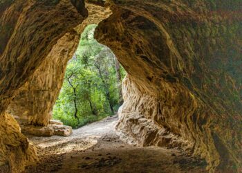 grotta scura