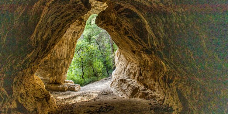 grotta scura