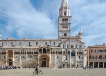 duomo di modena e piazza grande