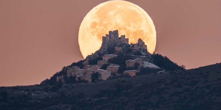 superluna calascio