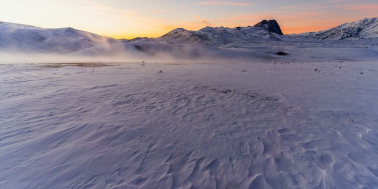 Il silenzio e la pace nel tramonto innevato a Campo Imperatore (AQ)