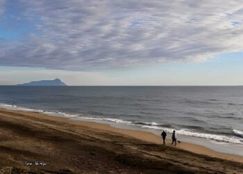 Spiaggia deserta e profumo di mare a Latina