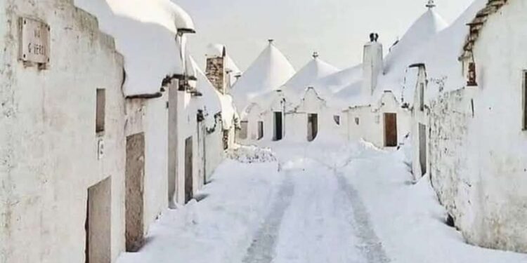 trulli alberobello neve